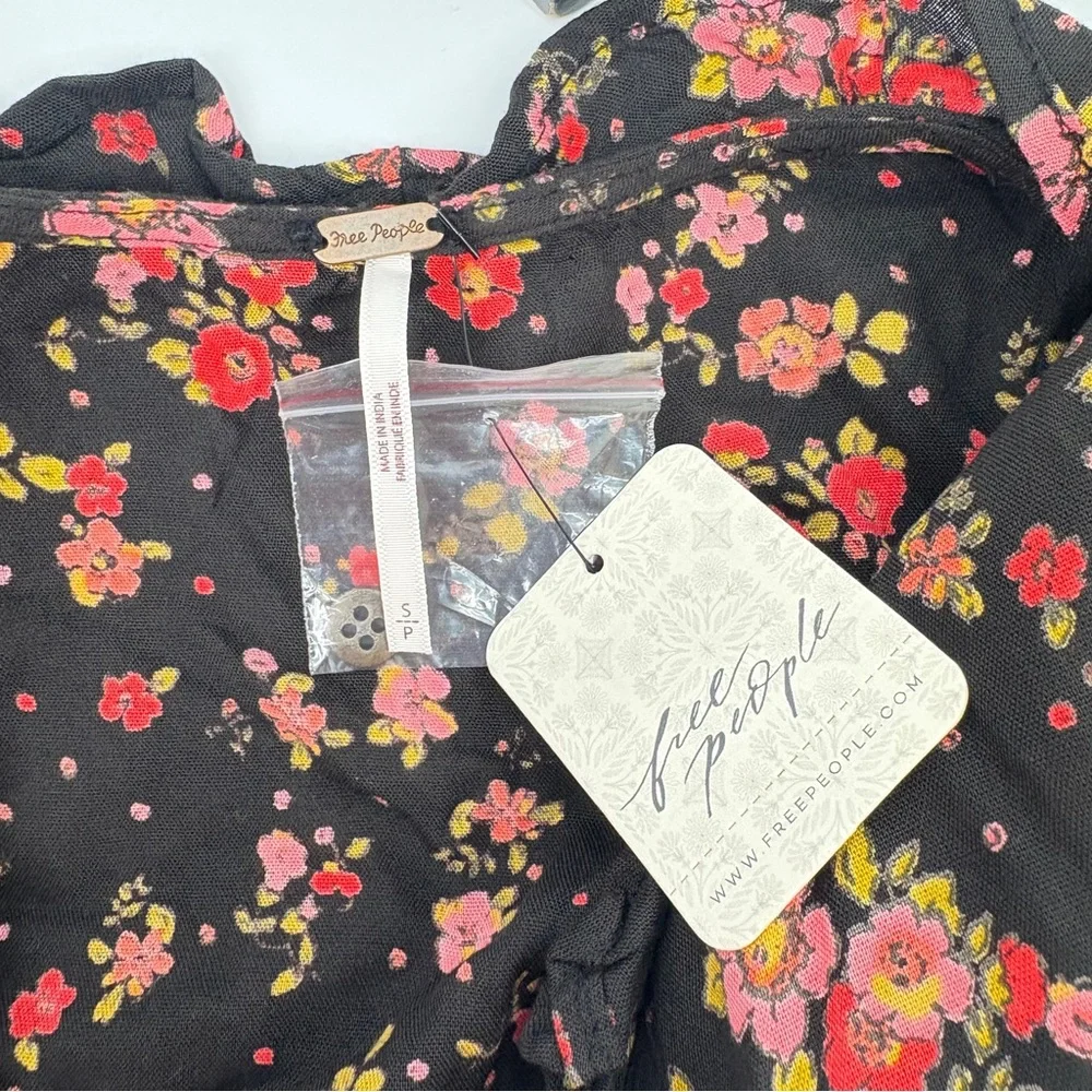 Free People Womans Secret Garden Blouse Crop Top Size S Red‎ Floral Print Casual